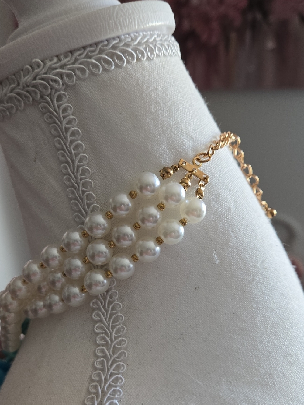 Elegant Pearl & Turquoise Layered Necklace with Gold Heart Pendant - Picture 15 of 16